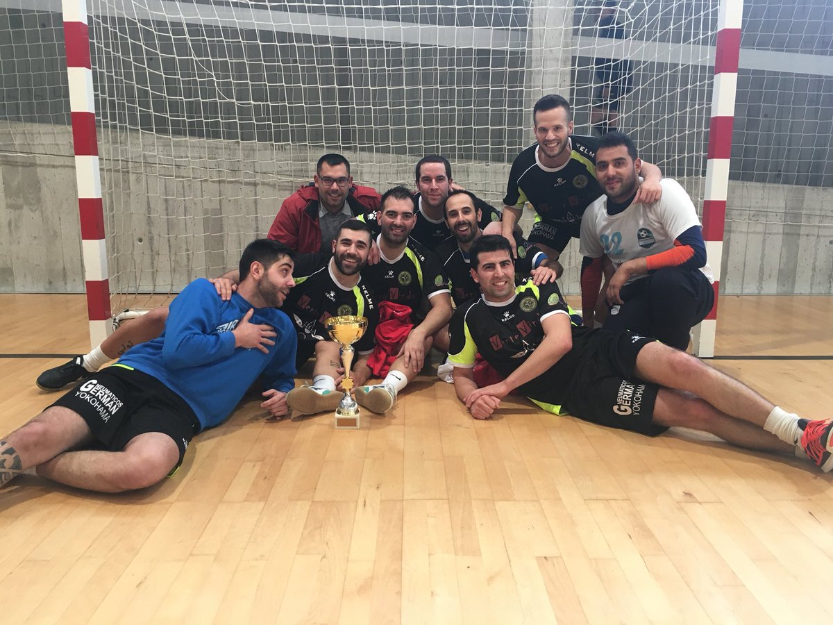 cxdonbosco_'s tweet photo. O Vente Vindo foi o vencedor do Torneo Solidario tras superar ao Bios por 2 a 1. Moitas grazas a tod@s os quilaboradores e especialmente aos membros do CD Belvís que ano tras ano impulsan esta maridaxe entre deporte e solidariedade. Feliz ano 2018. https://t.co/Z1bGlapkvy