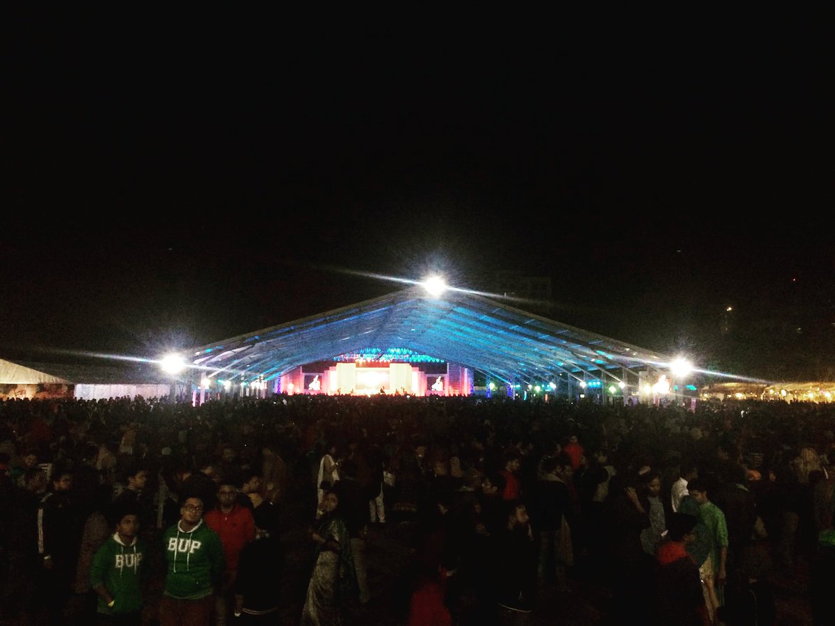 BFMusicFest's tweet photo. #lastnight
#crowd 
#classicalmusic
#classicalnight
#unforgettableexperience
#dhaka
#abahani
#bcmf2017 https://t.co/C3HiprdMMf