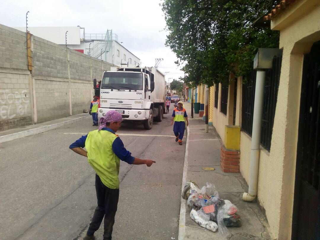 gustavorinc_n's tweet photo. La Alcaldía de Palavecino, a través de IASPMUPAL, se encuentra en Los Pinos 1 justo en los sectores Daniel Carias y Banco Obrero https://t.co/n0FJZeFnNu
