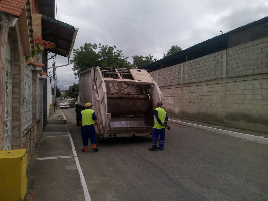 gustavorinc_n's tweet photo. La Alcaldía de Palavecino, a través de IASPMUPAL, se encuentra en Los Pinos 1 justo en los sectores Daniel Carias y Banco Obrero https://t.co/n0FJZeFnNu