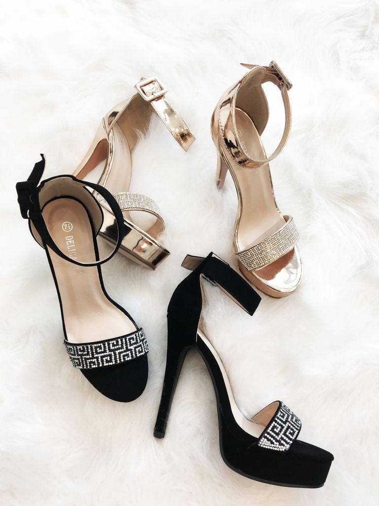 TRAFFICSHOE's tweet photo. Party Heels for tonight๐๐๐
Buy here: https://t.co/SUWaWJ1nND
#TSXOXO #fashion #BootSeason #Shoes #shoelover #holidayshopping #sales #trendy #handbags #heels #NewArrivals #holiday #shoppingonline #ShoppingQueen #Trending #trends #fashionblogger https://t.co/qauIGF707h