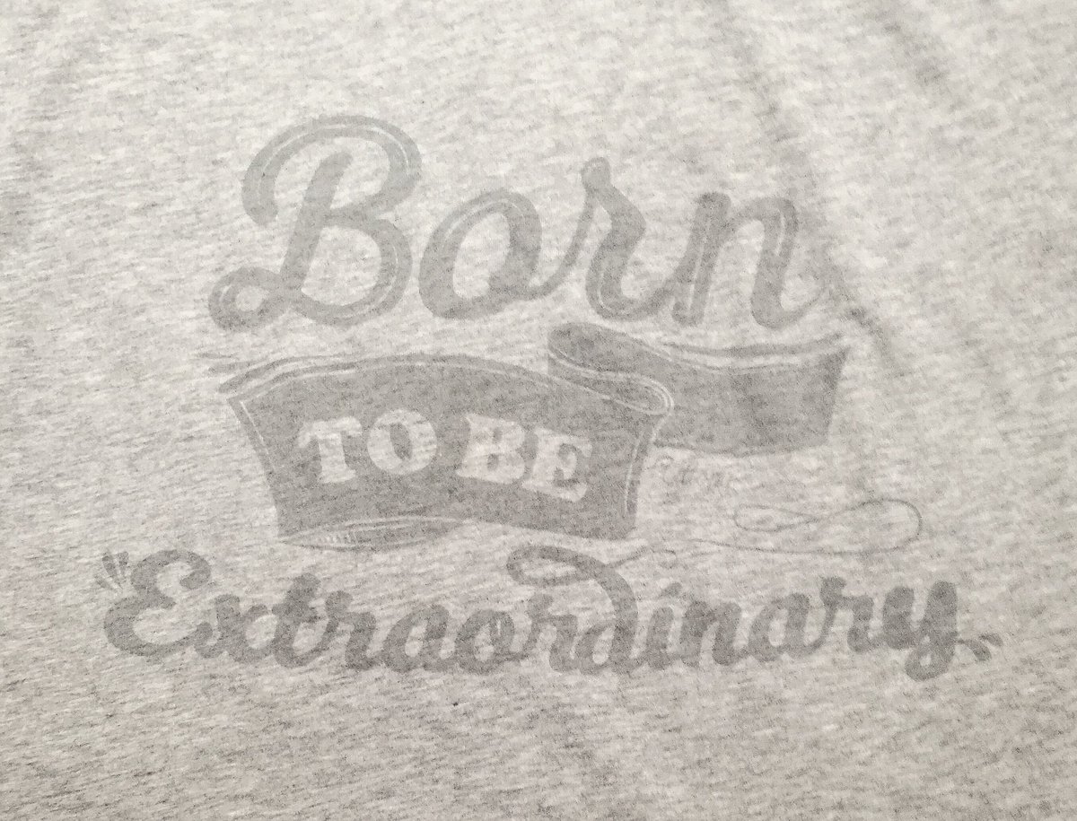 El último twit del año dedicado a todos los pequeños héroes neonatos y sus familias! Yo ya he hecho mi aportación para hacer realidad el nuevo centro de neonatología avanzado!! Me encanta mi camiseta #BornToBeExtraordinary ambtucomacasa.com 
Per la <a href="/monspk/">Montse</a> i #elmesvalent ☺