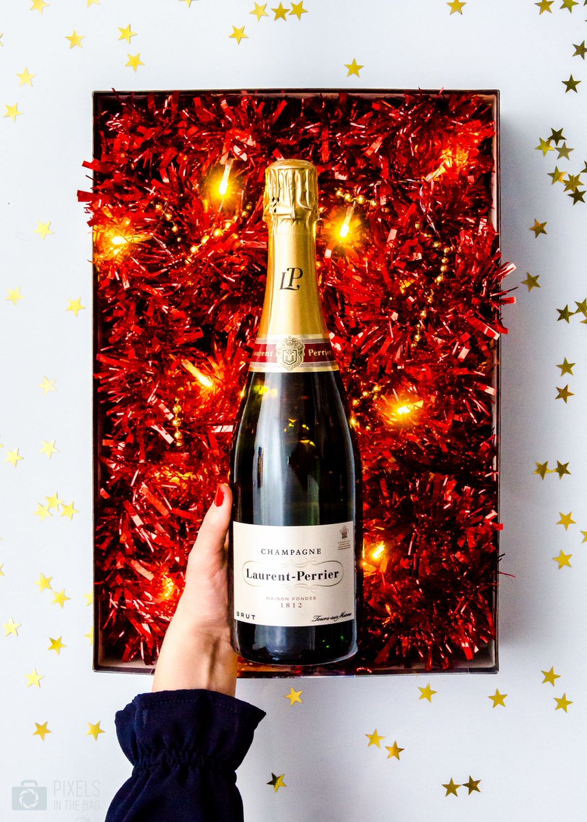 PixelsInTheBag's tweet photo. Happy new year of all of you! 
Bonne année ! 
Всех с наступающим Новым Годом!✨ 

#новыйгод #Bruxelles #Belgique #Brussels #Belgium #laurentperrier #happy2018  #champagne  #2018 https://t.co/pBXBdp7OA8