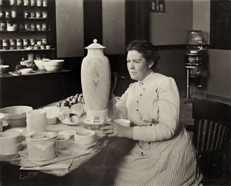 EversonMuseum's tweet photo. Happy Birthday Adelaïde Alsop Robineau. View Robineau’s greatest masterpiece "Scarab Vase (Apotheosis of the Toiler)" at the @EversonMuseum #EversonPermanentCollection #AdelaïdeAlsopRobineau #AtTheE #SyracuseNY https://t.co/SLK01wiEZz https://t.co/Vaue0UYt83