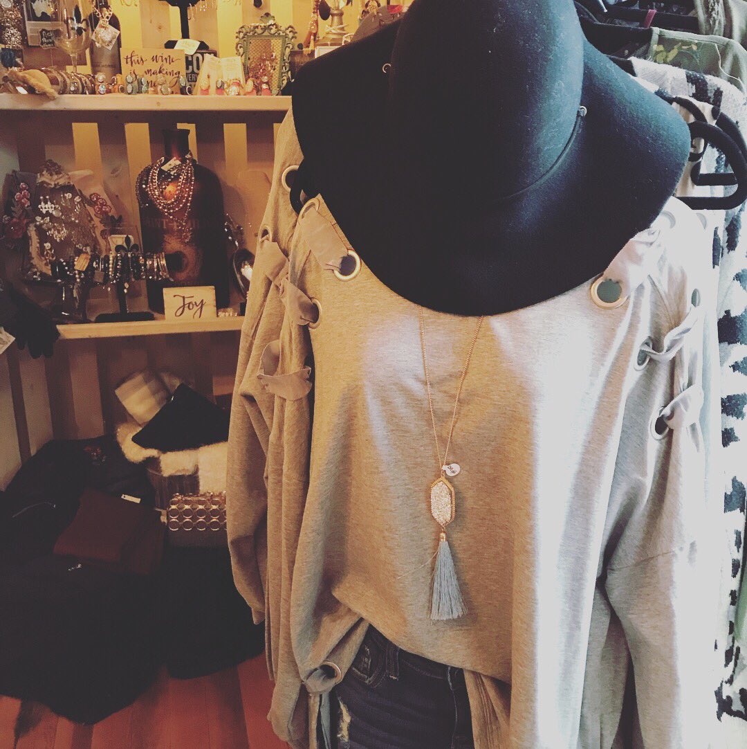 abloomingdaisy's tweet photo. Looking to refresh your wardrobe after the holidays? #newwardrobe #weekendmood #shoplocal #keepcottlevillecool https://t.co/i61VotxEmD