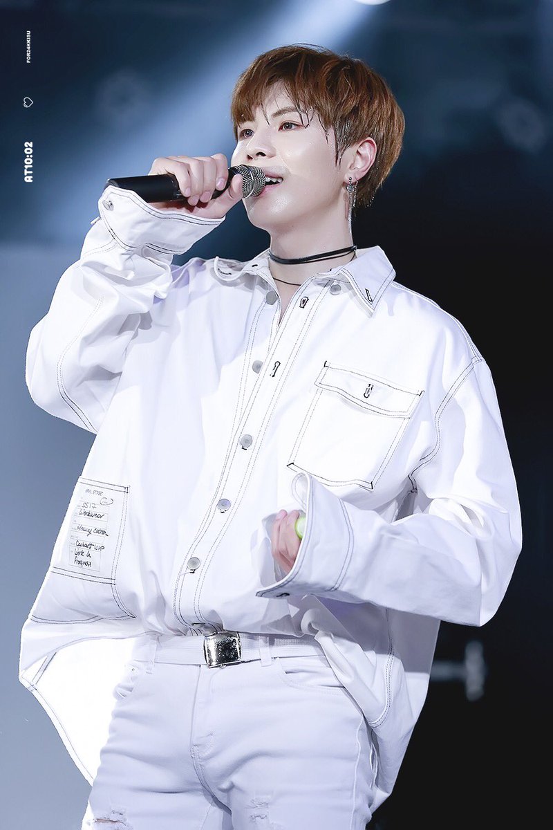 19911002_net's tweet photo. @24K_7S 잊을 수 없는 2017년 보낼 수 있게 해줘서 고맙고, 2017년 너무 고생많았어❣️2018년에는 이루고 싶은 것들 모두 이룰 수 있는, 지��보다 더 행복한 한 해가 되기를 응원할게!복 많이많이 받으세요!! https://t.co/fzidFrecJj