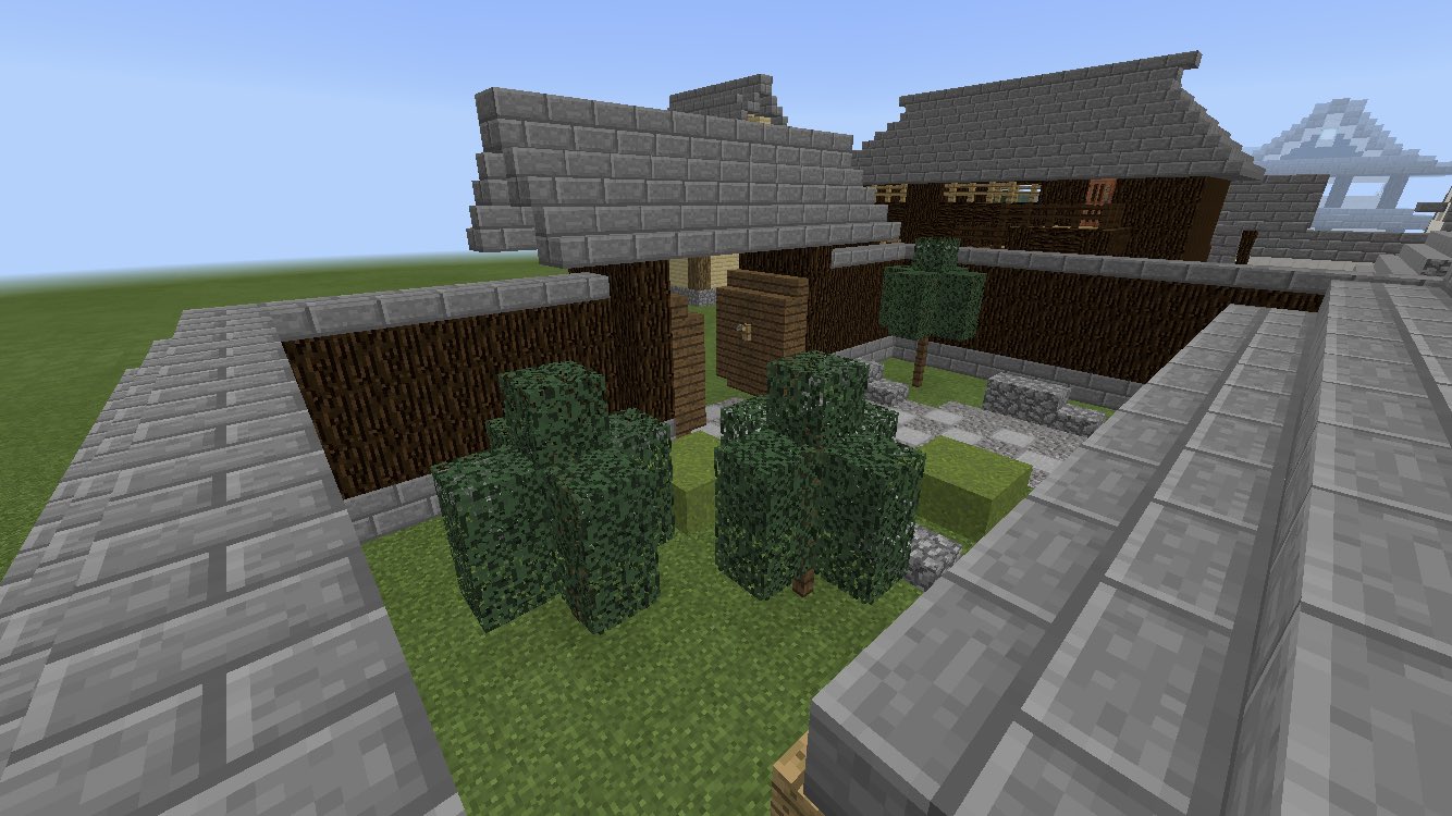 竹和 マイクラ和風建築 在 Twitter 上 平屋建て の方が完成しました 新たに門と庭園 羊毛屋の裏に階段を追加しています W 無事に年内に投稿出来て良かったです 木の柵で小さい木を表現したり フックで門の取っ手を表現しています 和風建築 マイン