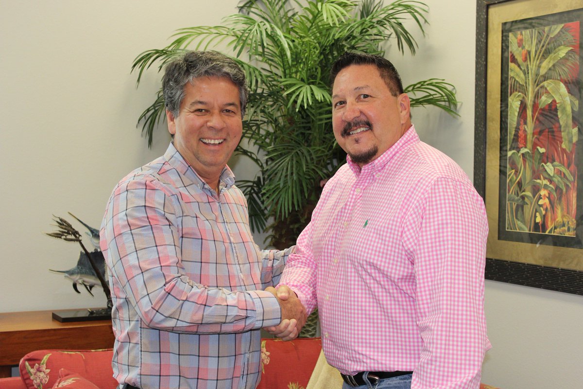 MEPropertys's tweet image. "Happy New Year" from Mike &amp;amp; Eddie