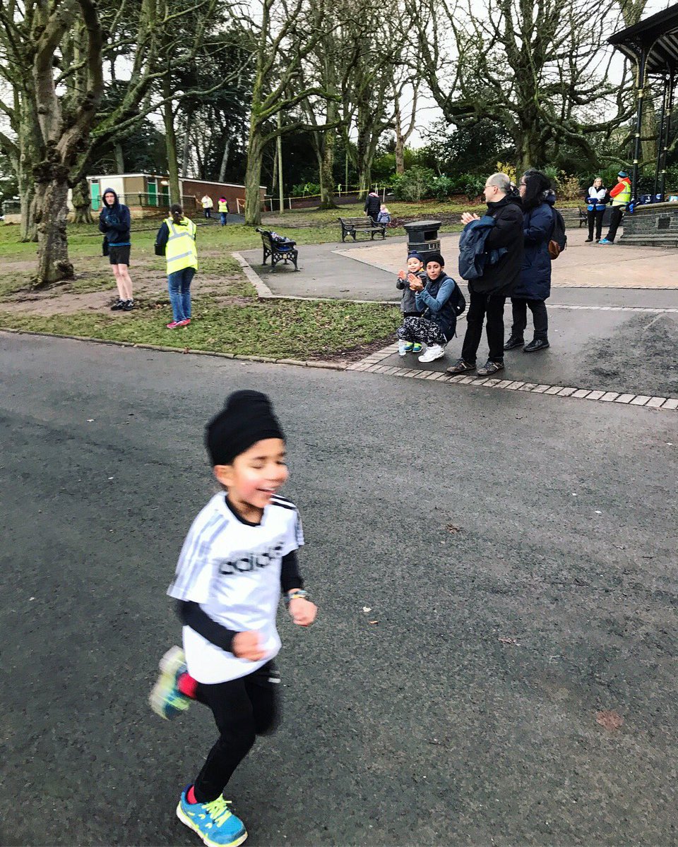 ImmyKaur's tweet photo. Final @JuniorParkRunUK of the year for #Anaadh this morning @CannonHillJNRPR, finished with a PB. Such a joy to watch him grow, get faster, more determined and excited this year. Thank you to all the volunteers who turn up week in, week out to make it happen #JuniorParkRun. https://t.co/1RPfq2yw0n