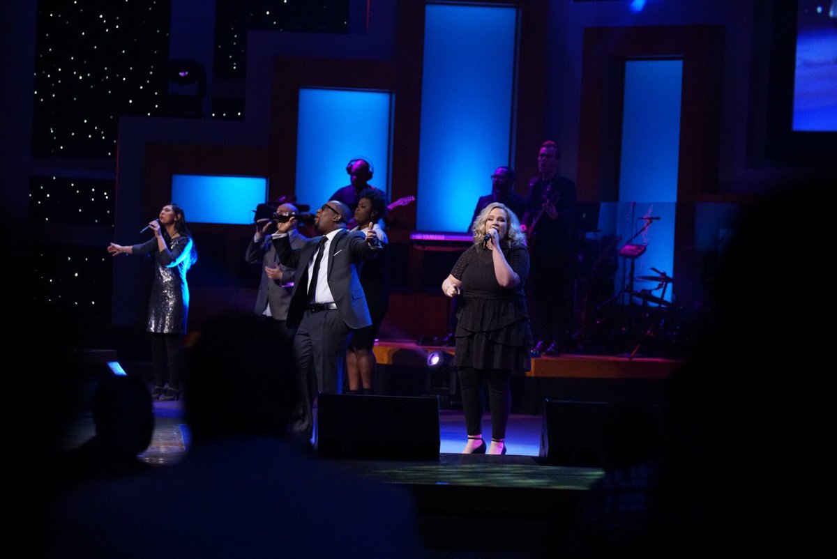 RealRodParsley's tweet photo. Weโre LIVE now for a special New Yearโs Eve message!
Join me via https://t.co/aXo601n1lw or on Facebook: https://t.co/o8sFQUccMI
#FinishStrong #StartStronger #SignedSealedDelivered #WHCLife #LoveGodLovePeople https://t.co/qYxDuBcpEz