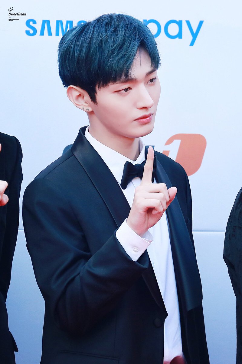 SweetBeanJS's tweet image. 2018
새해복많이받으세요
🐶🐶🐶