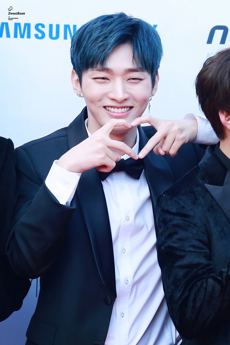 SweetBeanJS's tweet image. 2018
새해복많이받으세요
🐶🐶🐶