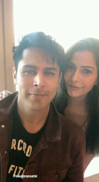TeamSudeepsahir's tweet photo. #Lovebirda #Holidays #ssudeepsahir #Dubai #Family #hero #instastory  @ssudeep_sahir @ananticasahir https://t.co/zfLzxOBNkp
