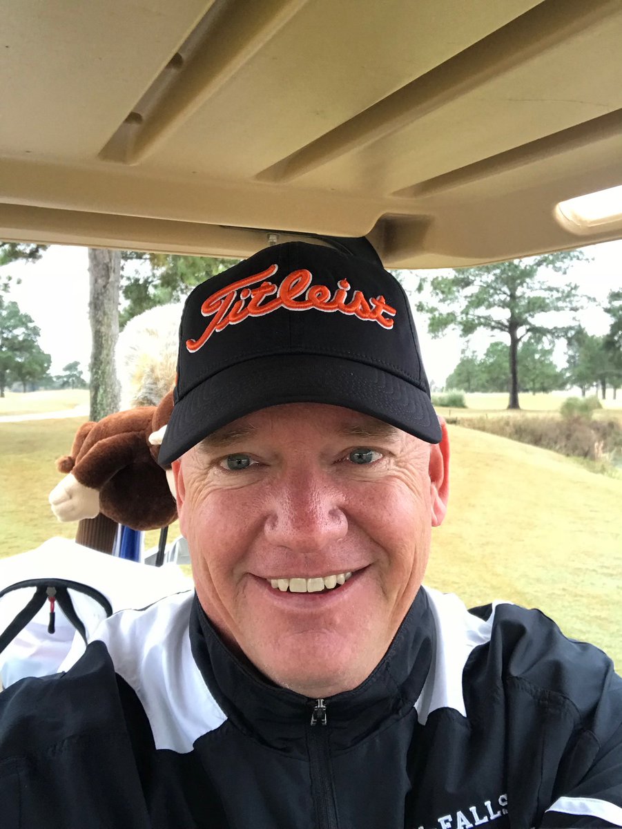 KSuddendorf's tweet photo. Last day of the year I might as will sneak a little golf in! https://t.co/ngiJ08wzIo