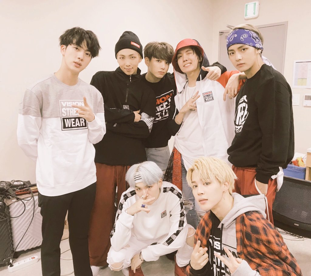 ★💜 on Twitter: "happy new year #bts #HappyNewYear2018 #방탄소년단…