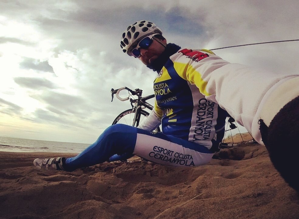 Toni_Calvo's tweet photo. L'última de l'any https://t.co/aABPUvaGJB #GavaBeach https://t.co/zXIC9Hpaqs