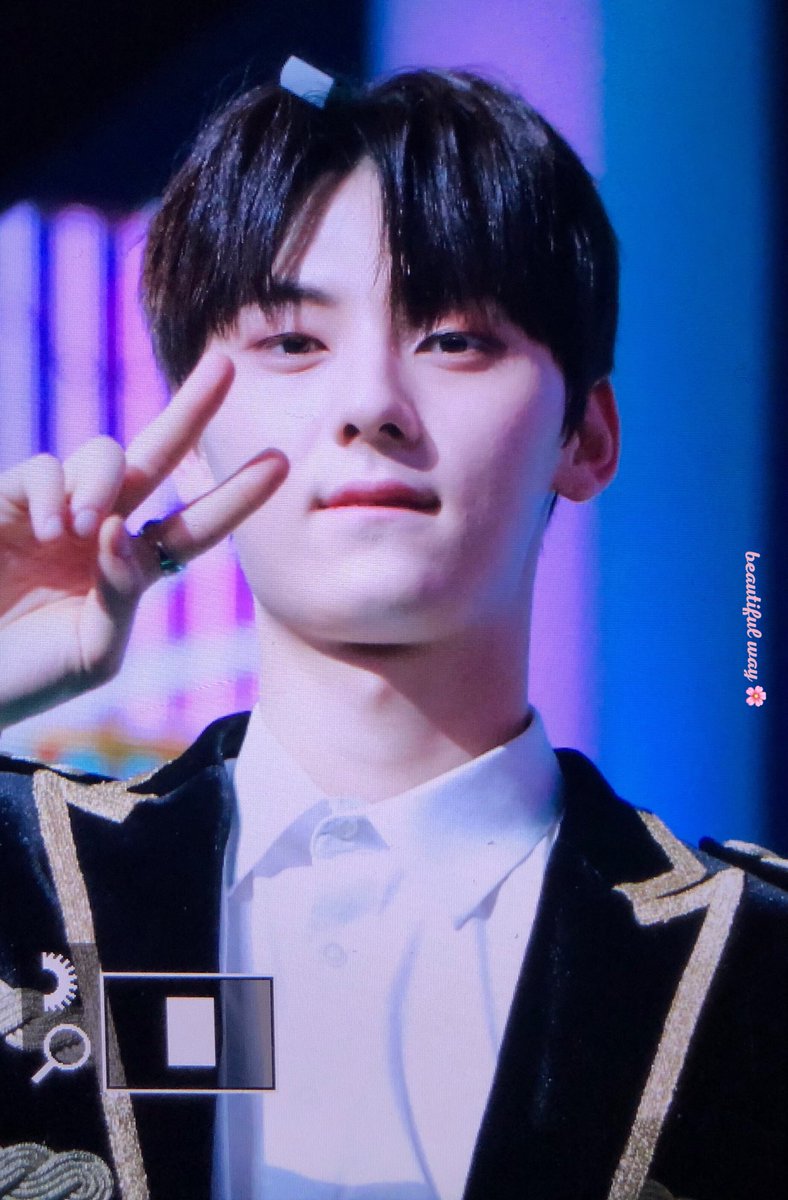 btfway_mh's tweet photo. 180101 #황민현 
2018년 미녀니 더 사랑할게요❤️❤️❤️❤️❤️❤️❤️❤️❤️❤️❤️ https://t.co/7QA16Fd2VD