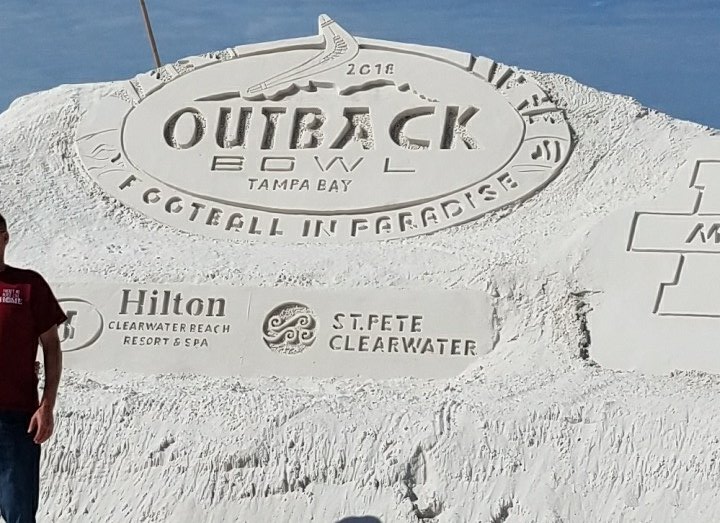 MrWalser's tweet photo. A great week to be in Florida with the shs marching band.#district211, #schaumburghighschool, #hehsstuco, #hoffmanhawks #d211 https://t.co/wejoSQSuTi