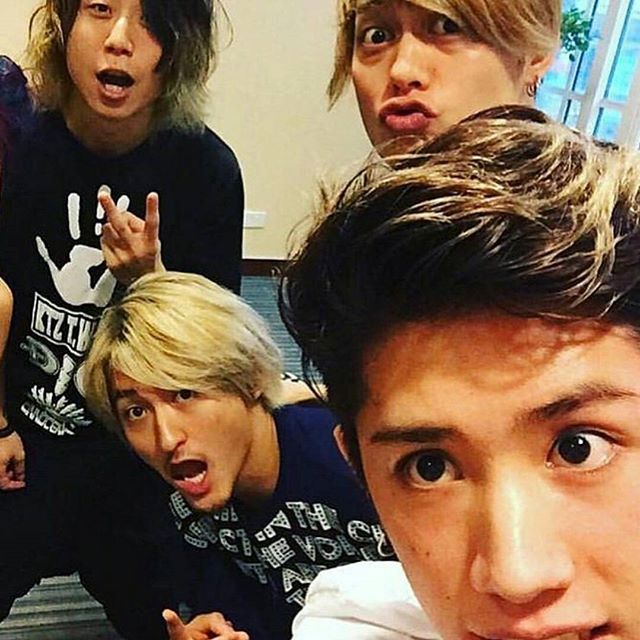 ryo55_oorer's tweet photo. 新年早々、、、
全国のOORerさんと繋がりたいのでタグします🙌

#ONEOKROCK 
#ワンオク 
#ワンオク好きな人RT 
#ワンオク愛してる人 
#OORer 
#OORerさんRT 
#OORerさんたちと繋がりたい 
#いいねした人全員フォロー 
#リツイートした人全員フォローする
#ワンオク好きな人RT 
#RTしてくれた人フォロー https://t.co/vkiB9l2j5X