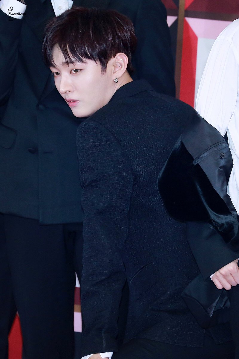 SweetBeanJS's tweet image. [HQ]171229 KBS가요대축제 포토월
#워너원 #윤지성
2018년에도 지성사랑💕