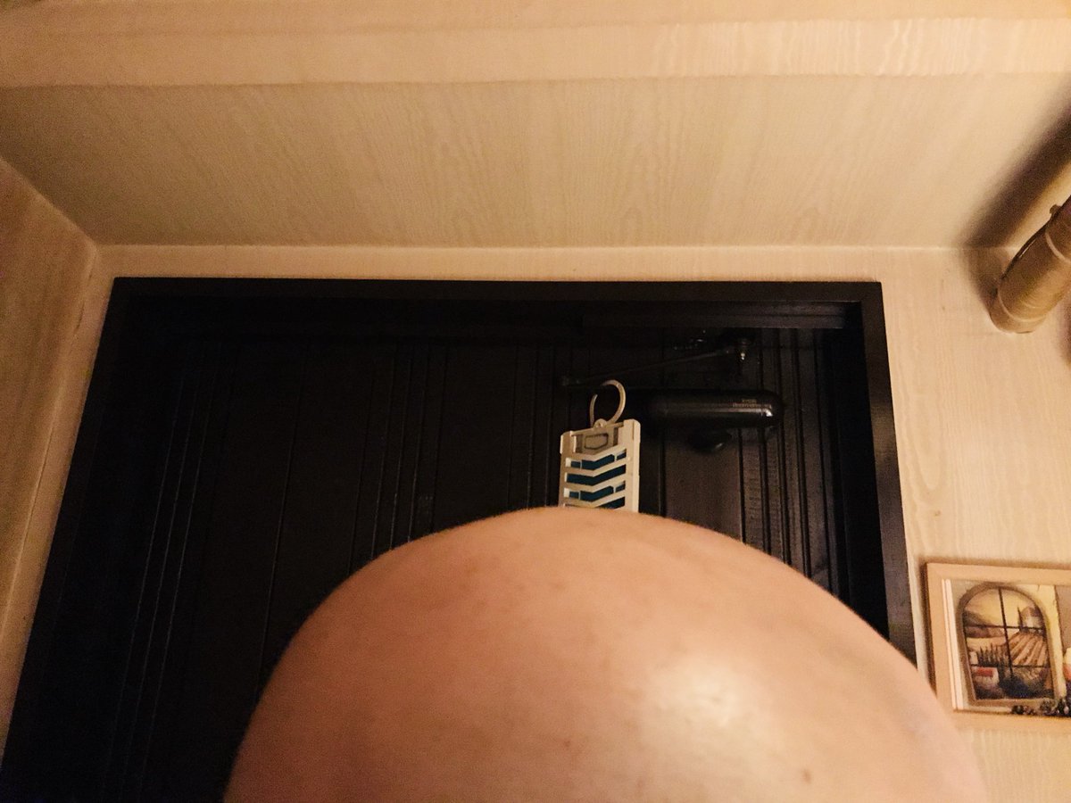 あーん、それクロちゃんの頭だしん(&gt;_&lt;)
RT <a href="/taka4848mina/">高橋みなみ</a>: 早めの初日の出🌅(・∀・)