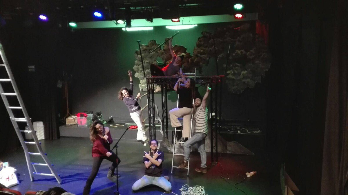 Terminamos el 2017 con mucha energía y muchas ganas de empezar el año nuevo.

¡Feliz 2018!

#FelizAñoNuevo
#Feliz2018