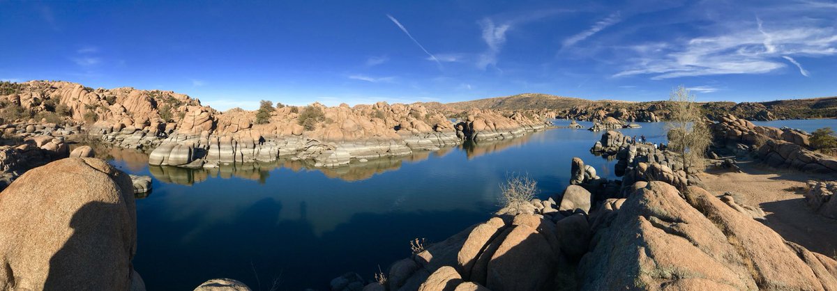 Dani_Explorer's tweet photo. Family that explores together, stay together 😊 Let’s welcome 2018 with an adventurous spirit #lovenature #outdoors #travel @REI @ArizonaTourism #watsonlake #presscott https://t.co/KF2arxNWES