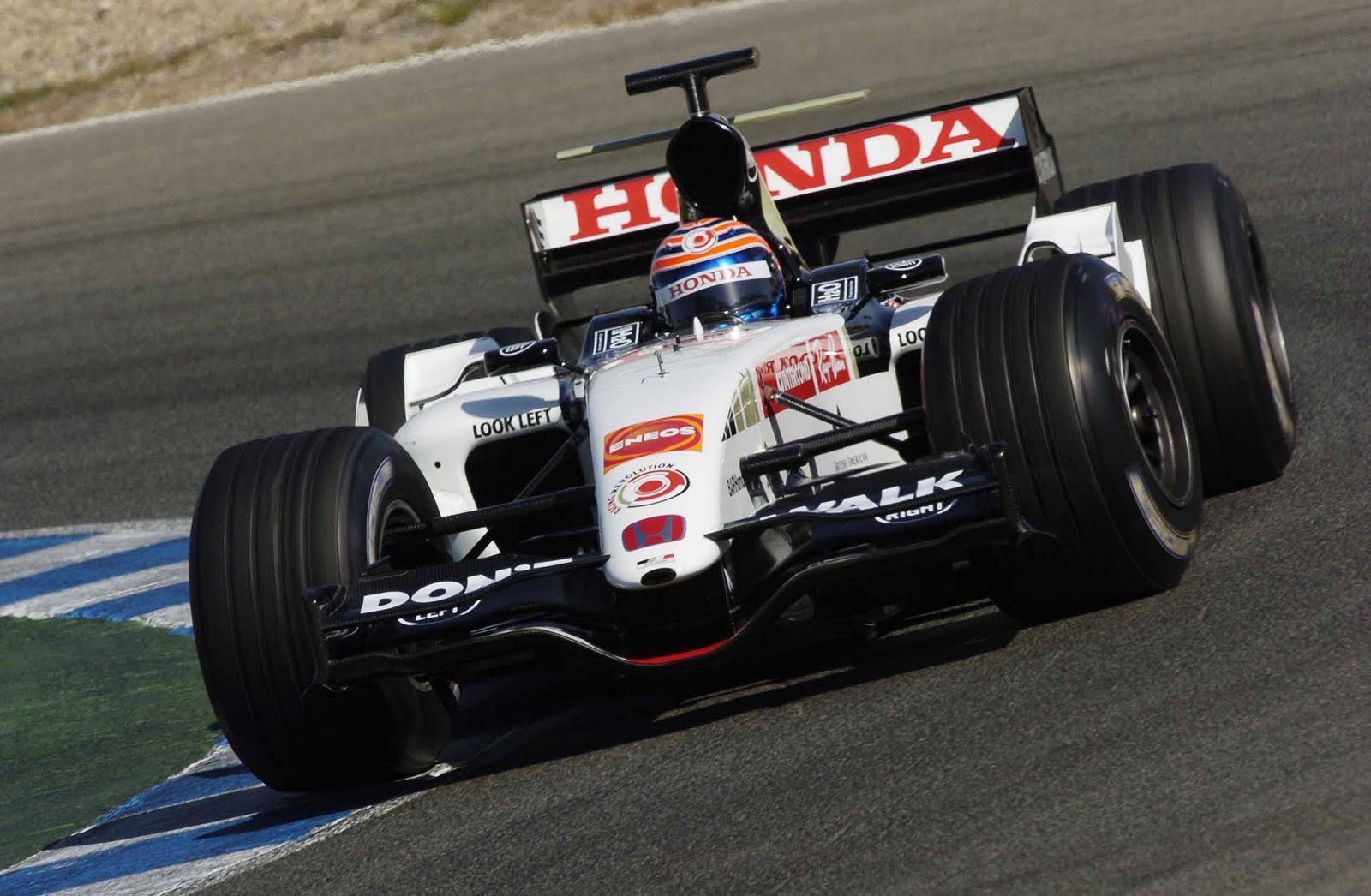 Happy Birthday Tony Kanaan!  (Testing BAR-Honda 007)

 