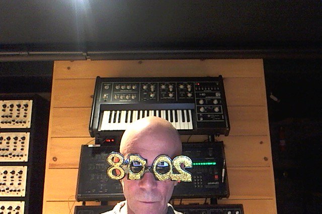 VeryRecords's tweet photo. Happy New Year! https://t.co/lziGQLInib