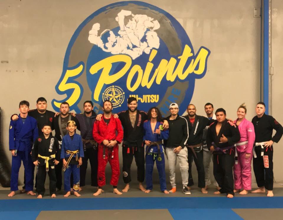 5pointsjj's tweet photo. Thank you again to strong arm for coming out to our last Saturday open mat of the year. #5pointsjiujitsu #FCFA #WarLugo @BastosBJJ_Mid https://t.co/emaJTZv8sZ