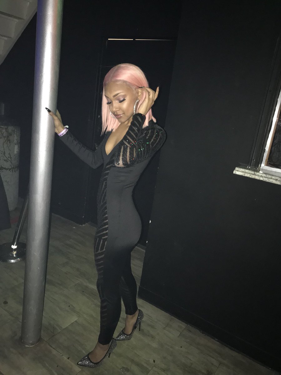 queen__nala's tweet photo. Call her cotton candy 🍥🍬 https://t.co/oxSTLEyyW0