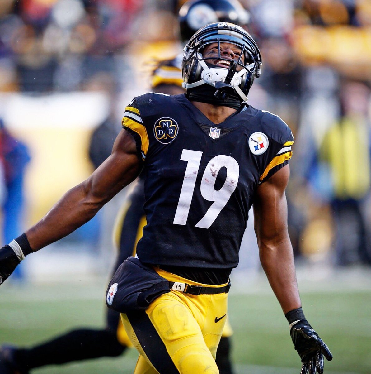 TeamJuJu's tweet photo. It’s Littttt!!! 🔥🔥🔥 On To The Playoffs! #LitLikeJuJu #Litttsburgh https://t.co/dguCkcAfZc
