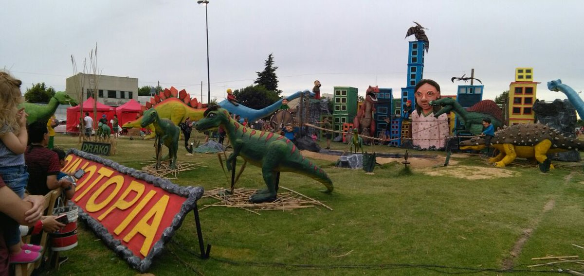 MengoRa's tweet photo. #MunecosLaPlata Genial demostración cultural que se realiza todos los fines de año en #LaPlata. Que nunca se pierda. https://t.co/HYDuemQ3Om