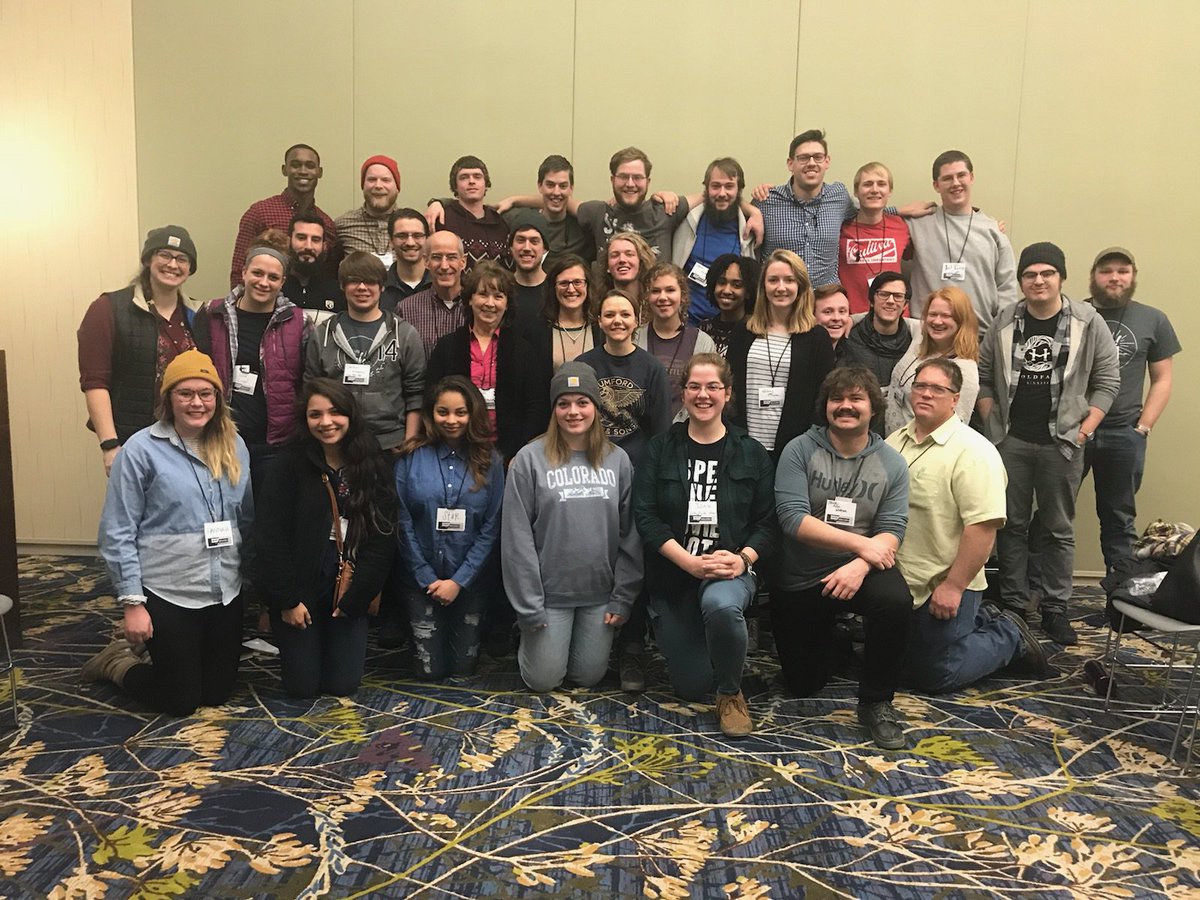 VFSKSU's tweet photo. Peeps be styling, loving, and learning about God all at the same time! #faithwalkersmidwest2017 #thebestisyettocome https://t.co/1uOu0RzjPC
