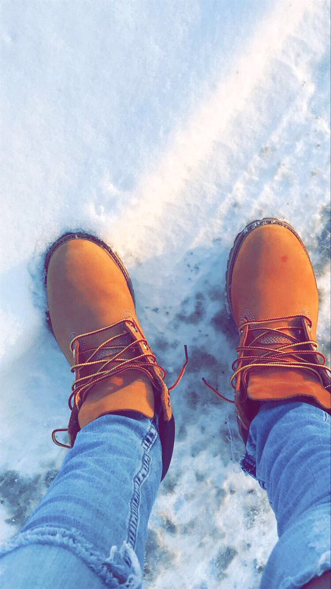 Whitewick_'s tweet photo. #Winter2017 #Timberlands π€π½ #wheattimbs https://t.co/KzLT8GxfFJ