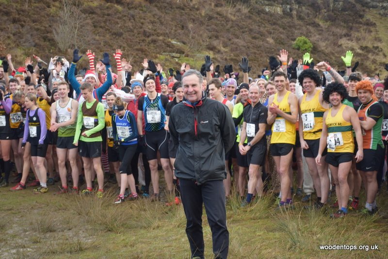 WoodentopsFR's tweet image. Camera turned on Daleside Auld Lang Syne Race Organiser Dave Woodhead photographer Alistair Brownlee, before he went on to win the race