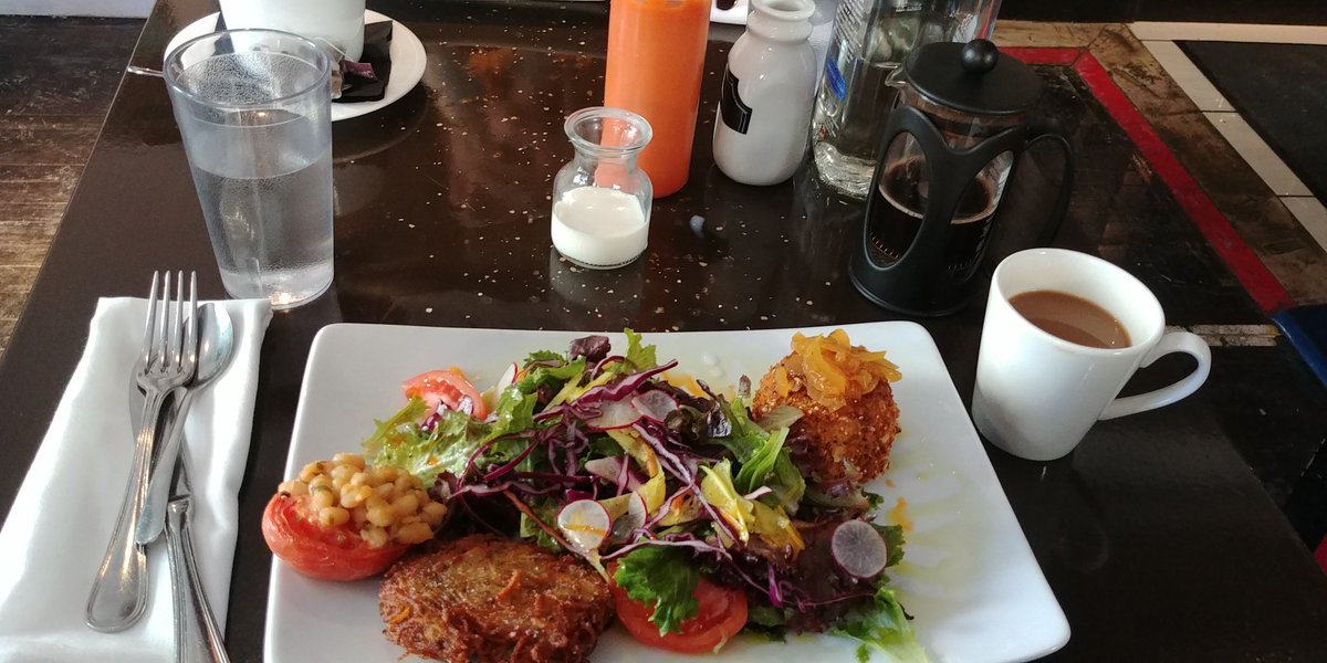 Enjoying the last brunch of the 2017 served by our friends at @BackdropOttawa