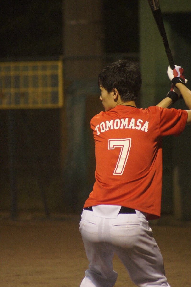 IEislands's tweet photo. あけましておめでとうございます！
伊江アイランズの久保智雅はチーム結成時1番バッターを任され期待されていたが昨シーズンまともなヒットが打てず9番へと降格してしまう。そんな久保は今シーズンの年俸が30円となってしまう。しかし、復活を遂げるため毎日素振りを欠かさなかった久保は… https://t.co/WLY4IobcF5