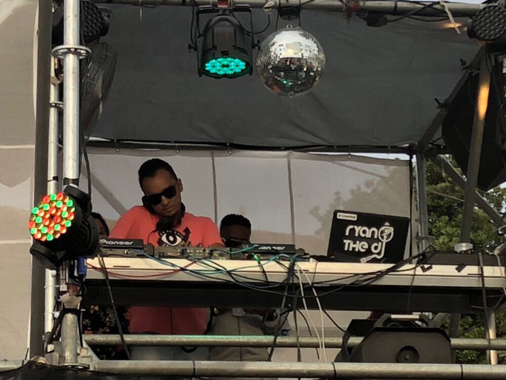 5FM's tweet photo. Meanwhile at Secrets of Summer in CT...

@RyanTheDJ is blazing on the decks 🔥🔥🔥 #NYE5 #5ummer https://t.co/gaWPkM3Hdt