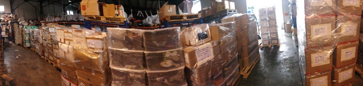 JoinCalAid's tweet photo. Samos Volunteers support displaced people living in on Samos, by identifying needs and sustaining informal educational activities and recreational projects for both children and adults. They received pallets of nappies, hygiene and mens clothes from us!
https://t.co/4J6S5XmY5j https://t.co/GsBfyLXkdw