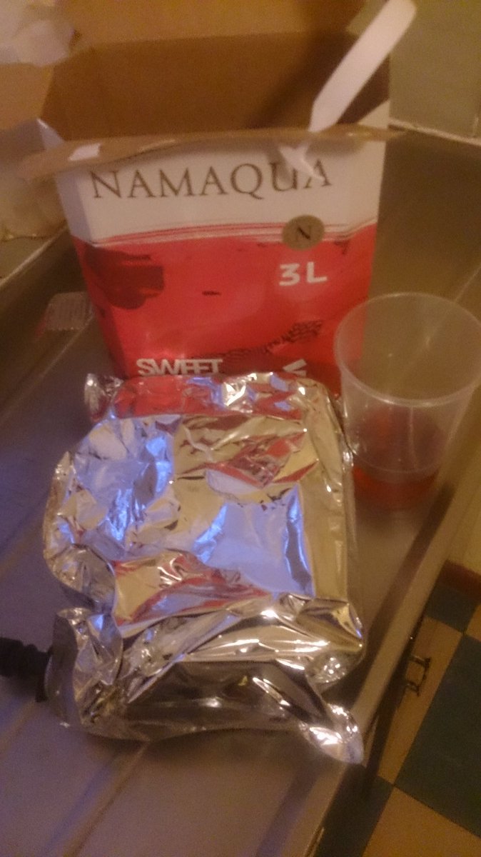 jerry_lehloka's tweet image. Cheap boxed wine down 
#2018Loading