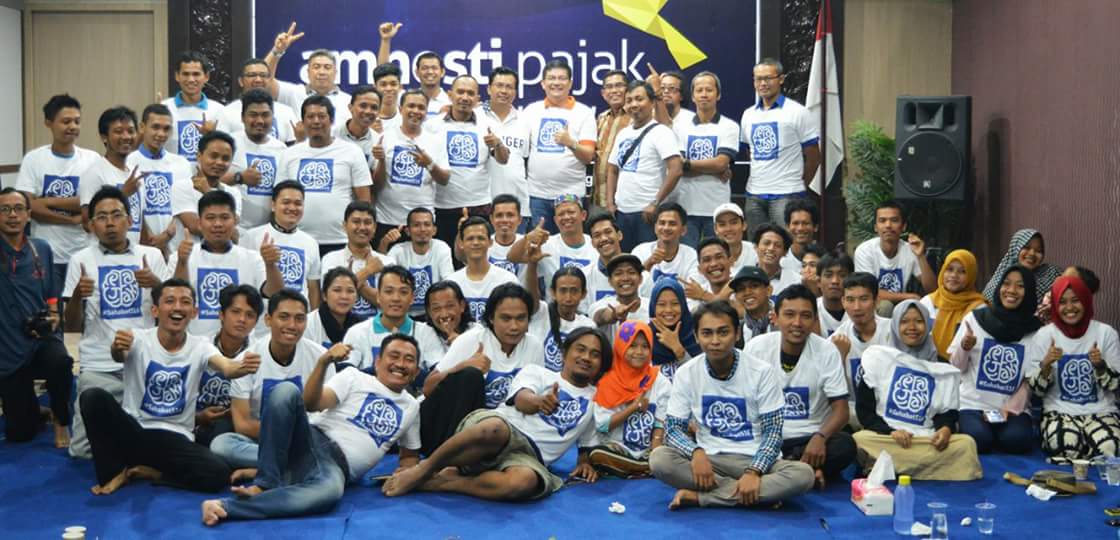 Selamat Tahun Baru 2018.

Mari sambut Tahun Baru dengan semangat baru dan kerja yang lebih baik dari tahun sebelumnya. 

#HappyNewYear2018
#Sahabat516
#Welcome2018
#PajakKitaUntukKita