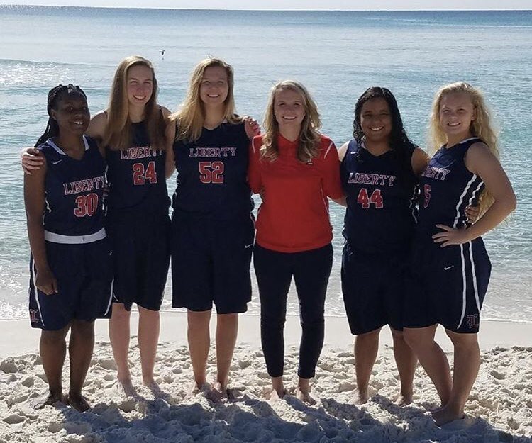 EmileeDunton's tweet photo. We have returned from FL with 1 win and two losses, but multiple wins in the realm of life. Over 3/4 of the team had never been to the state of FL. We competed with 7A classification schools &amp; most importantly enjoyed 1 another’s company! #TY2017 #LHS 💪🏼 https://t.co/bYPyJlJFht
