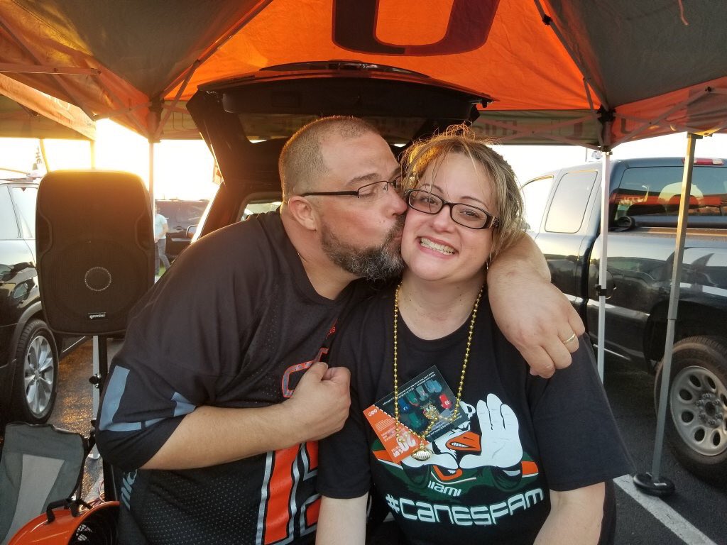 CutlerRidgeLAZ's tweet photo. Ain’t NOTHING Like The REAL THING💯💯💯 #CANESFAM #TailgateKINGS #GreenLotCrew2017 https://t.co/Os8njhT9ui