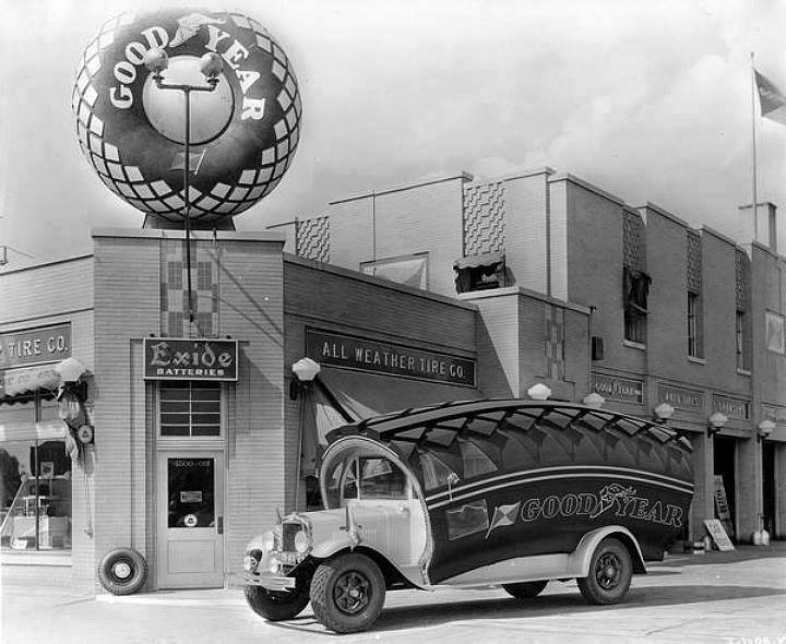 New <a href="/goodyear/">Goodyear</a>blimp Base in Southern California Receives an Upgrade -- New hanger for the all-new @Goodyear Wingfoot 2 was erected in a single night across from the most traveled roadway in all of America.
cleanmpg.com/community/inde… ^WG
