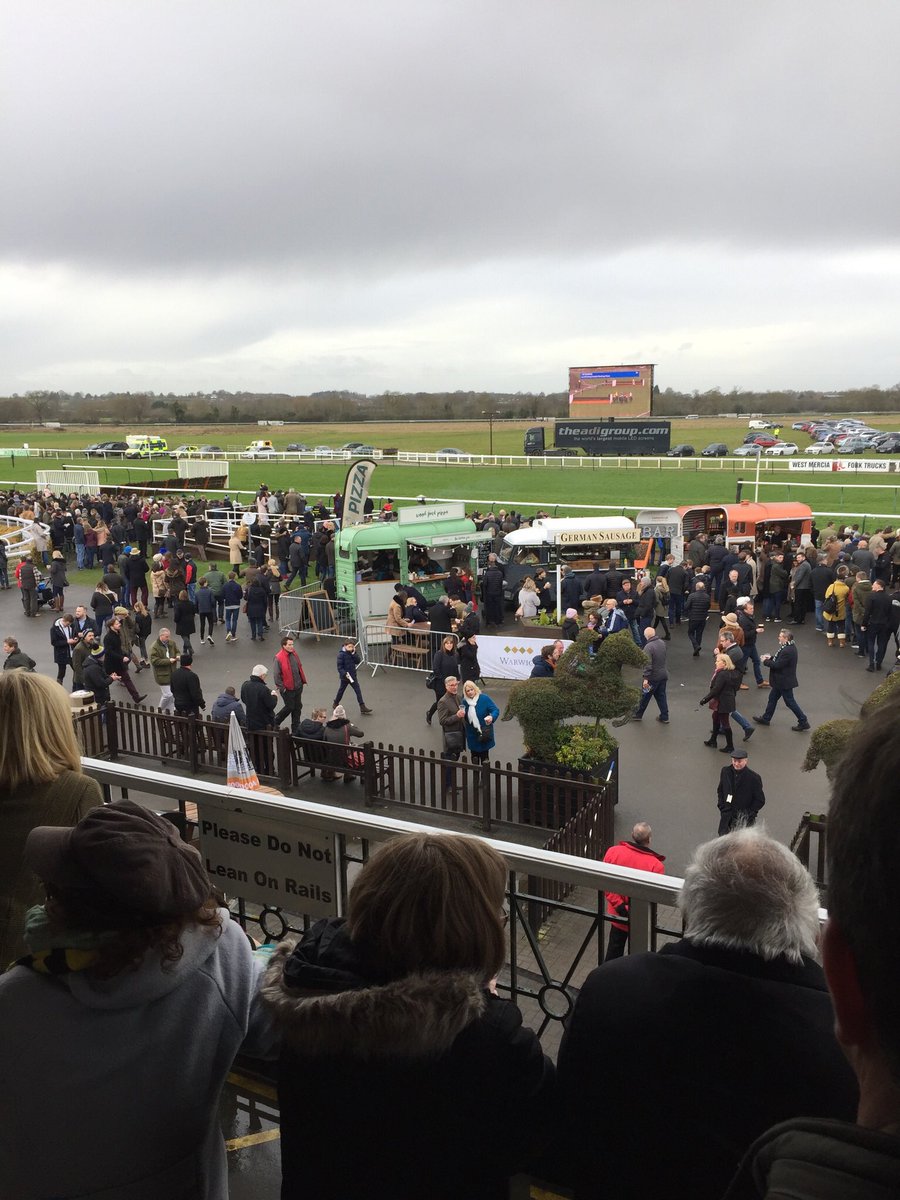 RandyW33K5's tweet photo. Fun day @WarwickRaces Very happy with second in bumper for Barley Hill @benpauling1 Good progress! https://t.co/VptGiYDZdN
