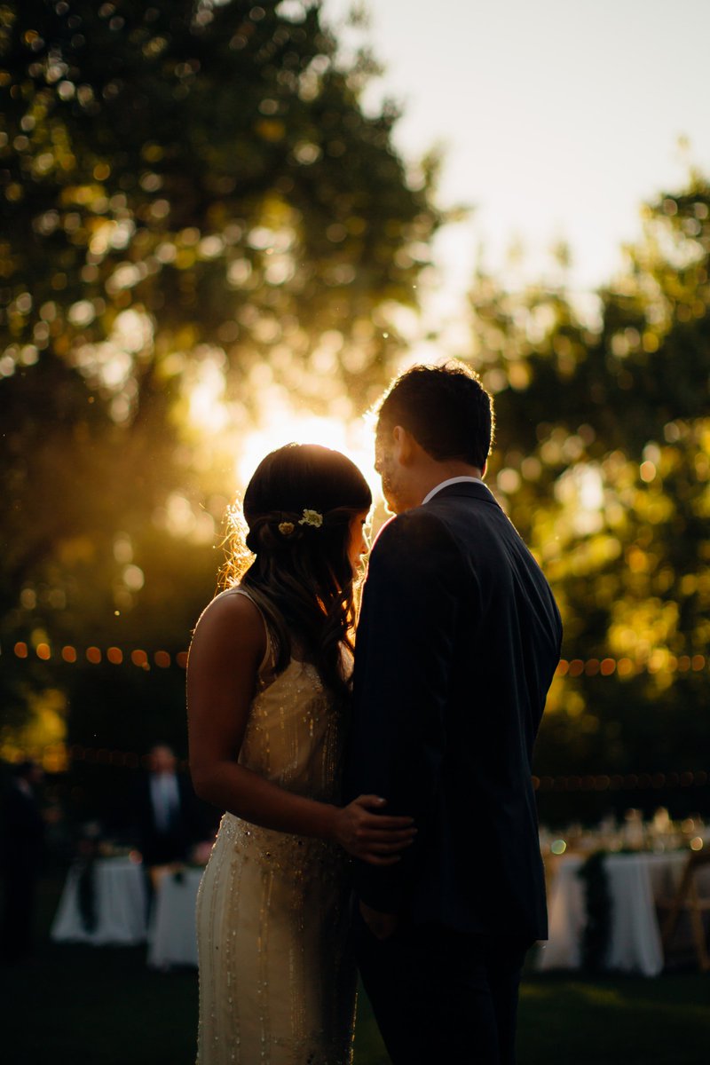 As the sun sets on 2017 tonight, I look back at all of the amazing weddings I've had the privilege of being a part of and all the incredible couples that I'm working with for 2018. Photo by Mallory Munson Photography #weddingcouple #weddingphotography #jaclynmichelleevents