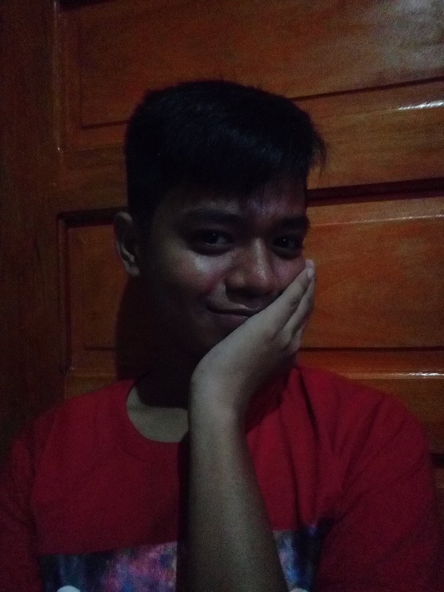 Rjbasan's tweet photo. Me at 17 while saying goodbye to 2017 be like😂😂🙈
#HappyBdayToMe
#HappyNewYear https://t.co/oDxKljVXW6
