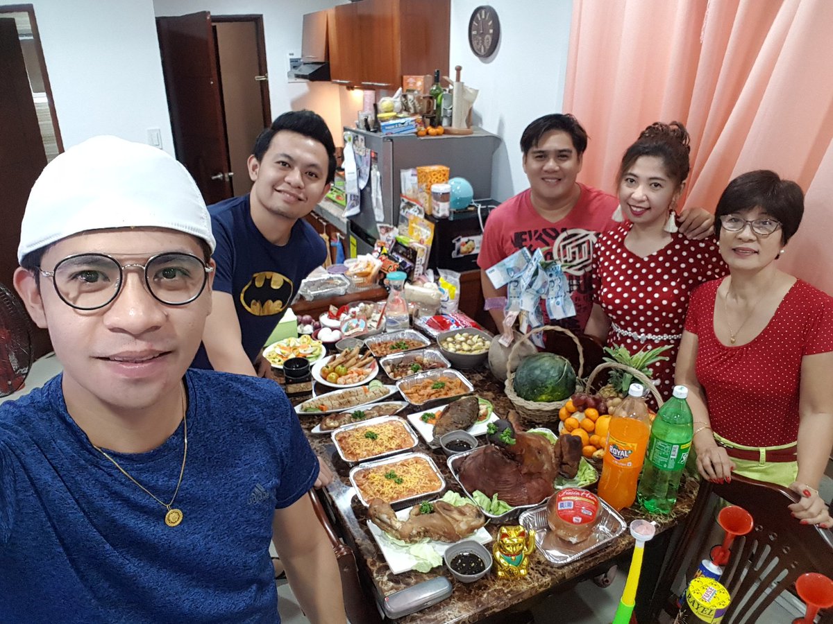 deejayolivar's tweet photo. Happy 2018 🎉🎉🎉 https://t.co/TspKSw0lPU