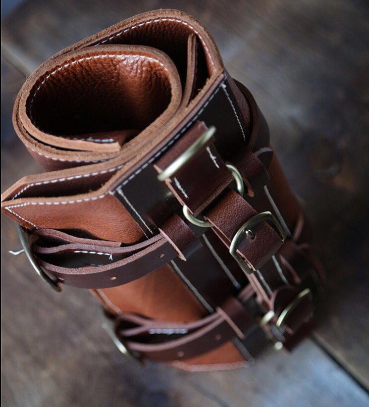 5Loaves2Fish_'s tweet photo. Looking to take your gear to the next level? Go for a top of the line #leatherkniferoll available at https://t.co/oL2FN2qmYc #kniferoll #knifebag #leather #knife #knives #chefs #chefstools #chefsroll #chefstalk #branding #food #foodie #culinary #culinaryarts #gastronomy https://t.co/HGoUh9sNBJ